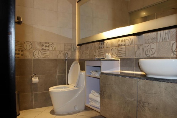 Monarch Hotel image 15