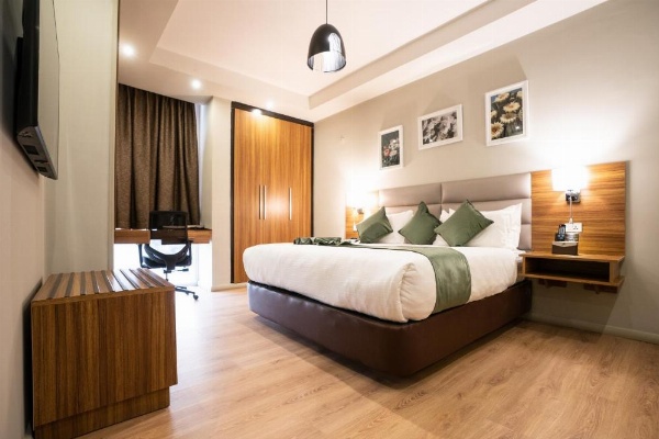 Monarch Hotel image 18