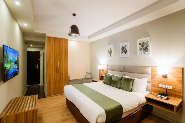 Monarch Hotel image 25